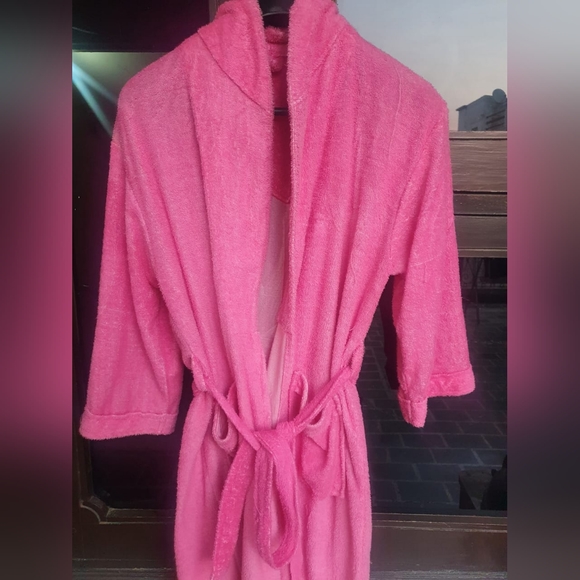 Beautiful Pink Color Bath Robe Full Size. With belt - Picture 2 of 4